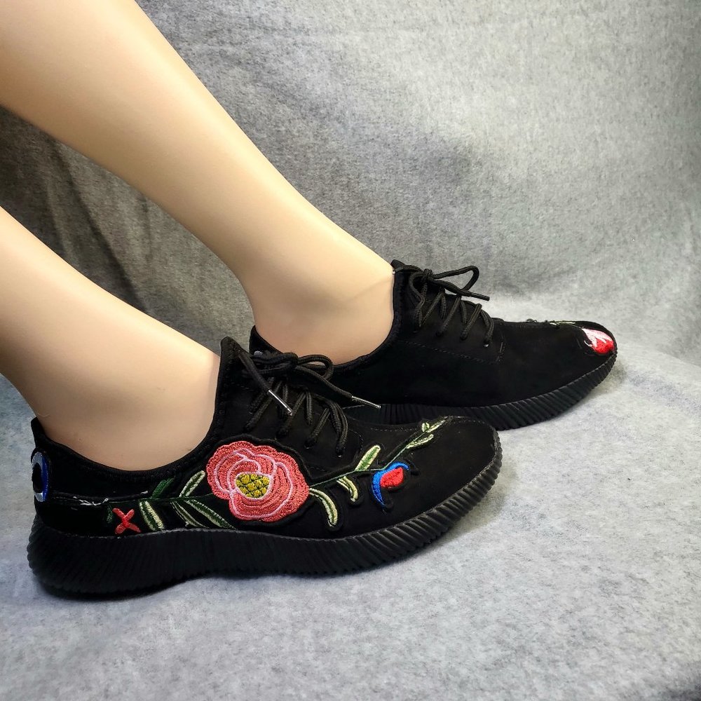Cape Robbin Embroidered Detailed Sneakers Sizes Varies - Picture 3 of 6